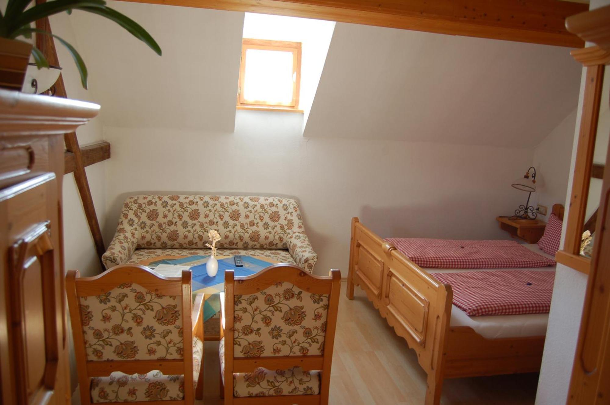 Berggasthaus & Pension Schoene Aussicht 클링겐터 외부 사진