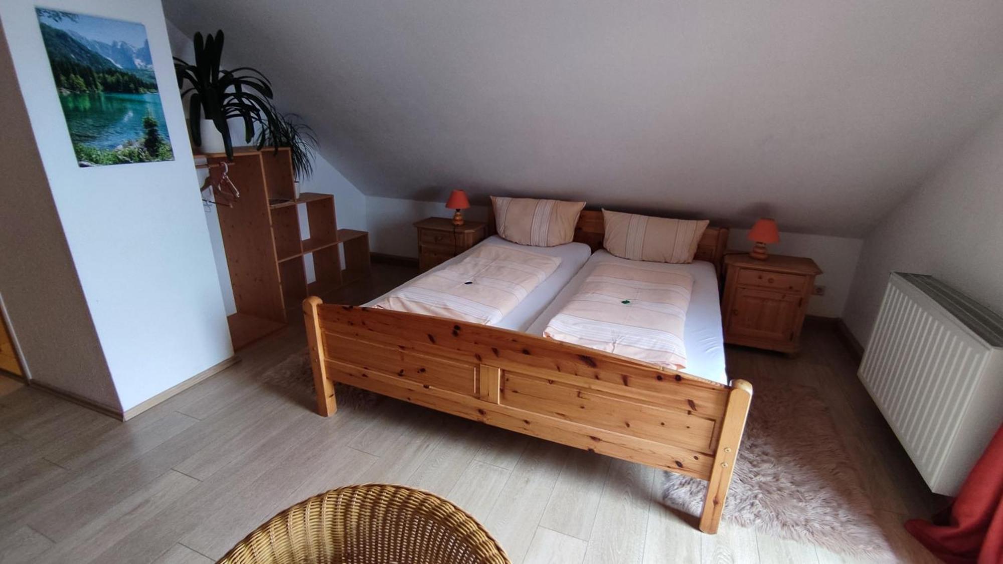 Berggasthaus & Pension Schoene Aussicht 클링겐터 외부 사진