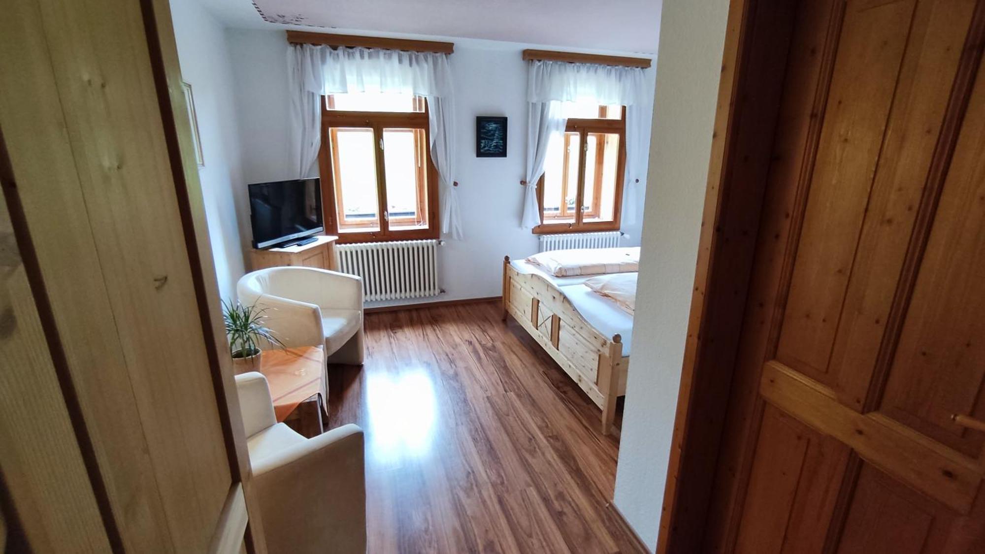 Berggasthaus & Pension Schoene Aussicht 클링겐터 외부 사진