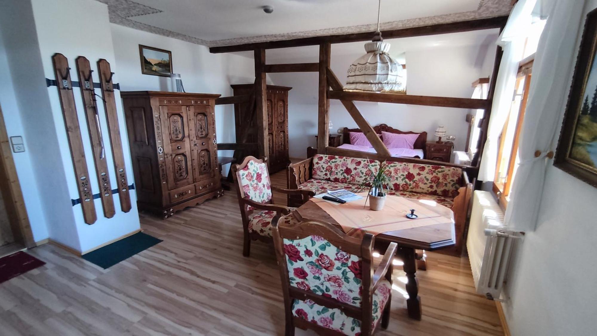 Berggasthaus & Pension Schoene Aussicht 클링겐터 외부 사진